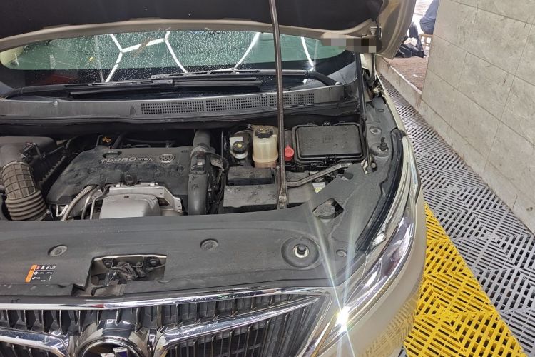 Used Buick GL8 2017 ES 28T Flagship Model China V Standard Engine Bay Left