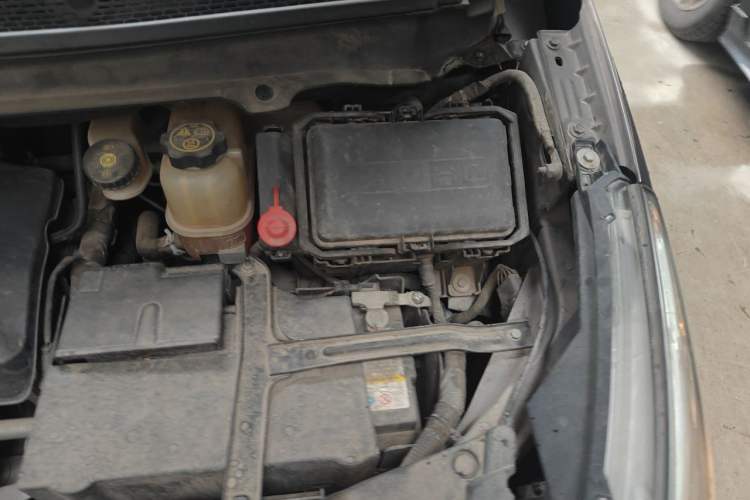 Used Buick GL8 2017 25S Comfort Version China V Standard Engine Bay Left