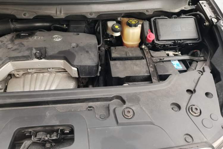Used Buick GL8 2017 25S Comfort Version China V Standard Engine Bay Left