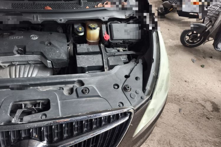 Used Buick GL8 2017 25S Luxury Version China V Standard Engine Bay Left