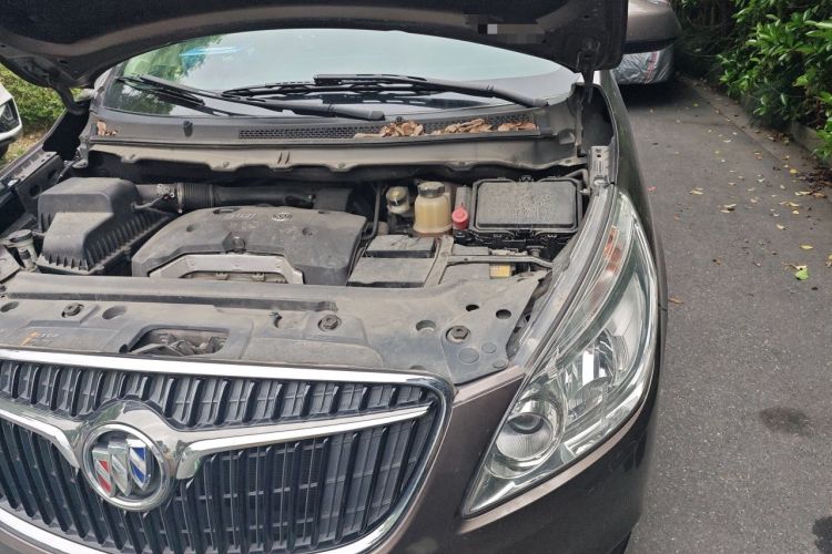 Used Buick GL8 2017 25S Luxury Version China V Standard Engine Bay Left