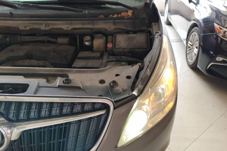 Used Buick GL8 2017 25S Comfort Version China V Standard Engine Bay Left