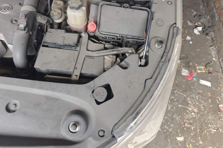 Used Buick GL8 2017 ES 28T Premium Version China V Standard Engine Bay Left
