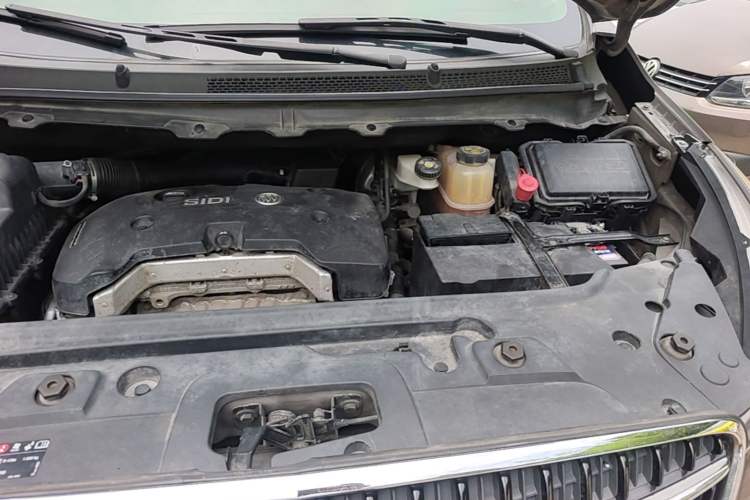Used Buick GL8 2017 25S Luxury Version China V Standard Engine Bay Left