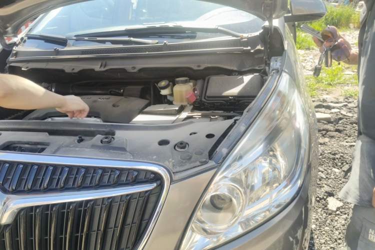 Used Buick GL8 2017 25S Comfort Version China V Standard Engine Bay Left