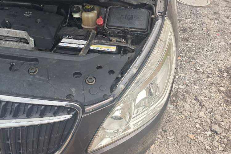 Used Buick GL8 2017 25S Luxury Version China V Standard Engine Bay Left