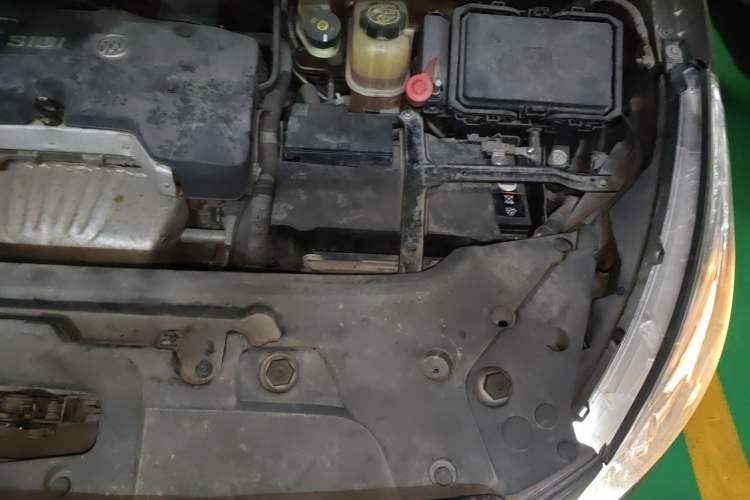 Used Buick GL8 2017 25S Prestige Version China V Standard Engine Bay Left