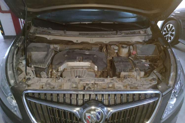 Used Buick GL8 2017 25S Luxury Version China V Standard Engine Bay