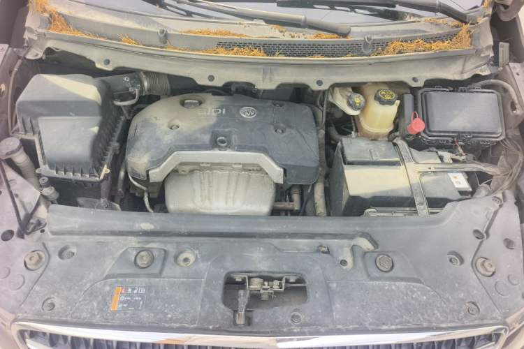 Used Buick GL8 2017 25S Luxury Version China V Standard Engine Bay