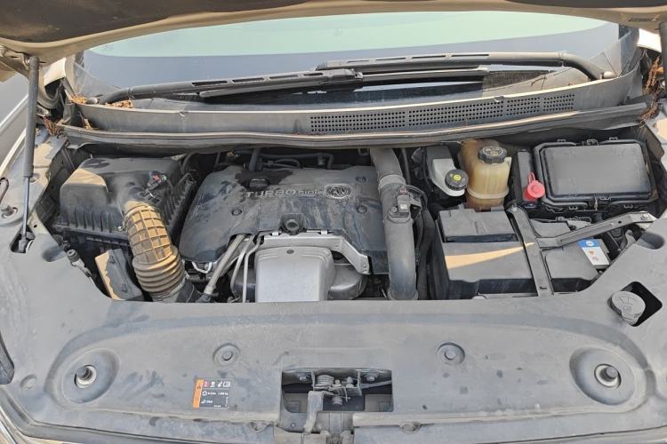 Used Buick GL8 2017 ES 28T Comfort Model China V Standard Engine Bay