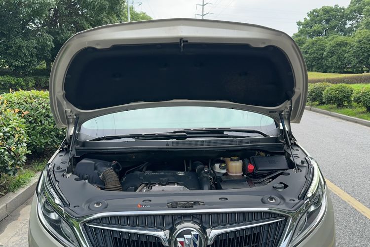 Used Buick GL8 2017 ES 28T Comfort Model China V Standard Engine Bay