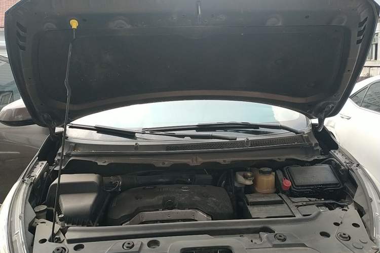 Used Buick GL8 2017 25S Luxury Version China V Standard Engine Bay