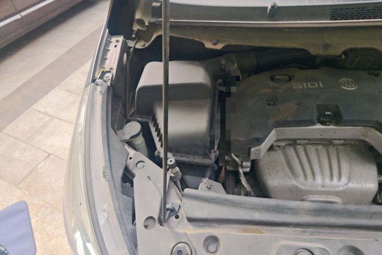 Used Buick GL8 2017 25S Luxury Version China V Standard Engine Bay Right
