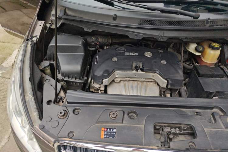 Used Buick GL8 2017 25S Luxury Version China V Standard Engine Bay Right