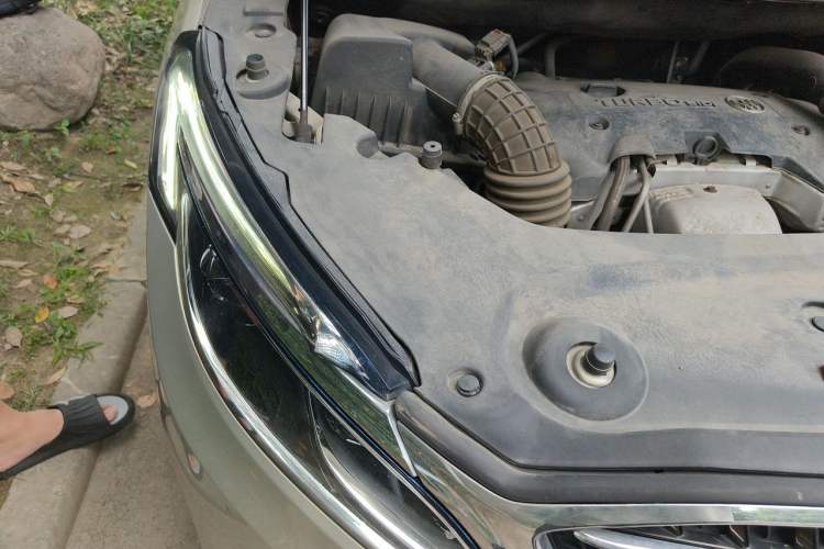 Used Buick GL8 2017 ES 28T Luxury Model China V Standard Engine Bay Right
