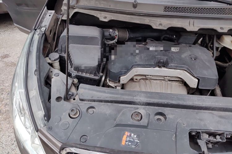 Used Buick GL8 2017 25S Luxury Version China V Standard Engine Bay Right