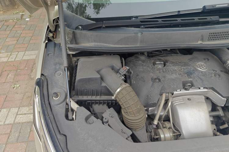 Used Buick GL8 2017 ES 28T Luxury Model China V Standard Engine Bay Right