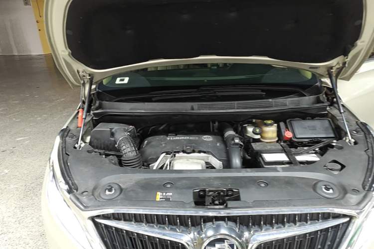 Used Buick GL8 2017 ES 28T Luxury Model China V Standard Engine Bay Right