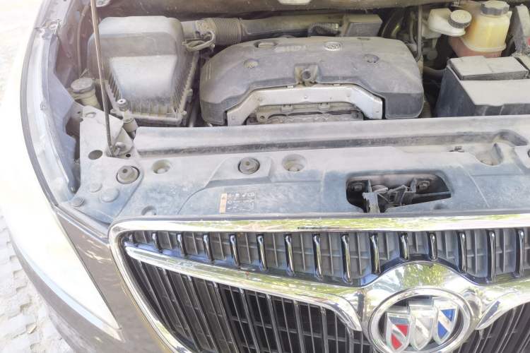 Used Buick GL8 2017 25S Luxury Version China V Standard Engine Bay Right