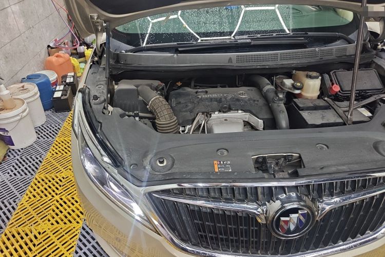 Used Buick GL8 2017 ES 28T Flagship Model China V Standard Engine Bay Right