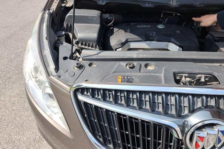 Used Buick GL8 2017 25S Prestige Version China V Standard Engine Bay Right
