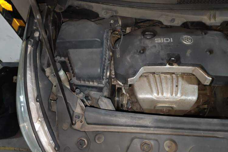 Used Buick GL8 2017 25S Luxury Version China V Standard Engine Bay Right