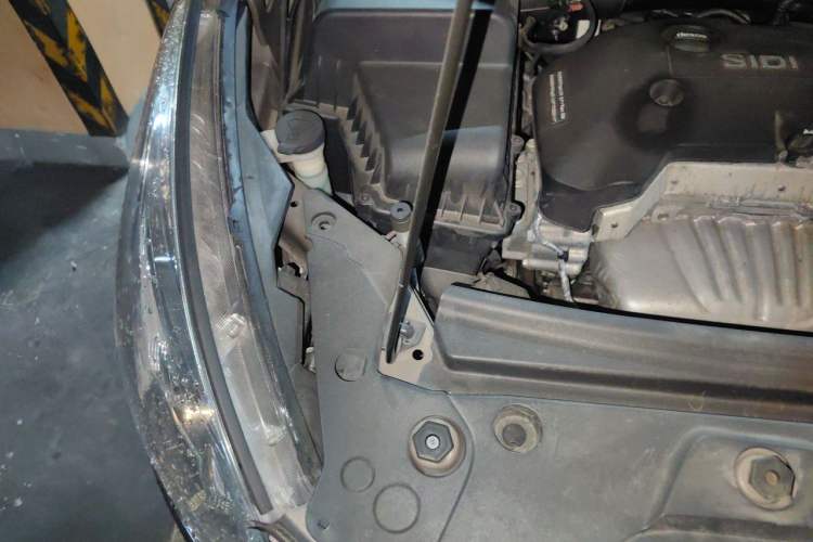 Used Buick GL8 2017 25S Comfort Version China V Standard Engine Bay Right