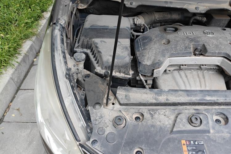 Used Buick GL8 2017 25S Luxury Version China V Standard Engine Bay Right