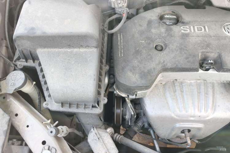 Used Buick GL8 2017 25S Luxury Version China V Standard Engine Bay Right