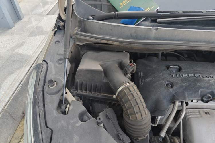Used Buick GL8 2017 ES 28T Comfort Model China V Standard Engine Bay Right