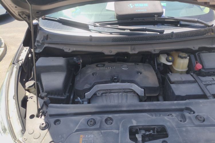 Used Buick GL8 2017 25S Prestige Version China V Standard Engine Bay Right
