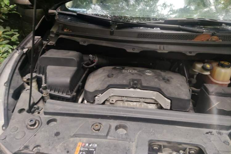 Used Buick GL8 2017 25S Luxury Version China V Standard Engine Bay Right