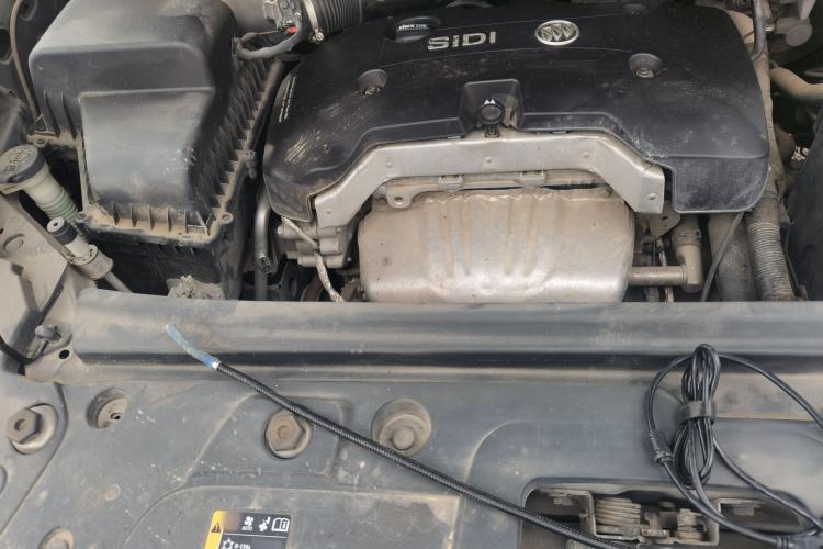 Used Buick GL8 2017 25S Luxury Version China V Standard Engine Bay Right