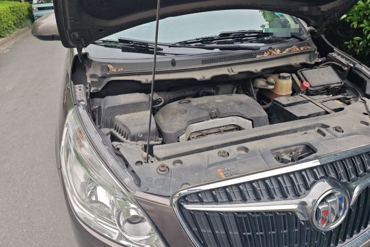 Used Buick GL8 2017 25S Luxury Version China V Standard Engine Bay Right