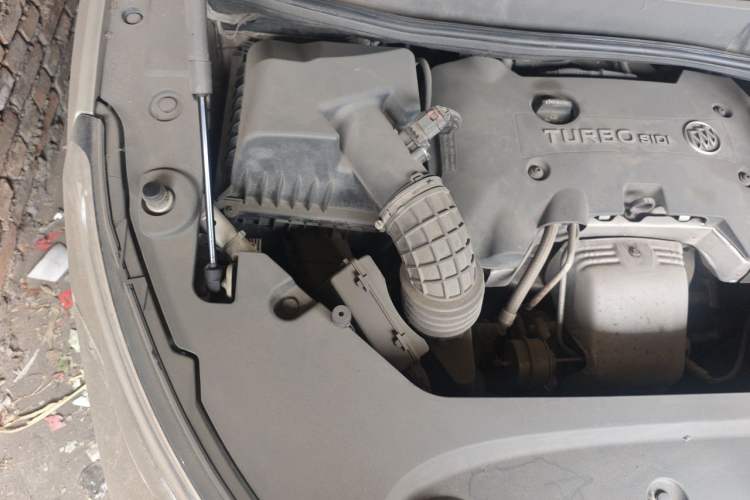 Used Buick GL8 2017 ES 28T Premium Version China V Standard Engine Bay Right