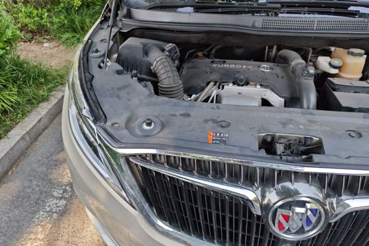 Used Buick GL8 2017 ES 28T Comfort Model China V Standard Engine Bay Right