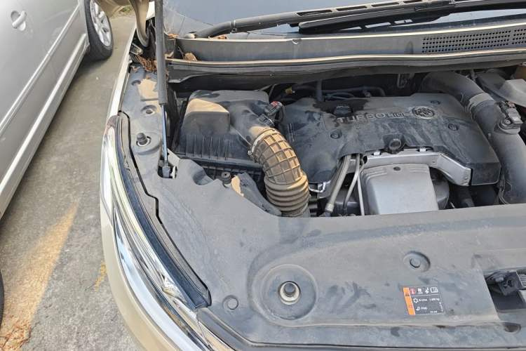 Used Buick GL8 2017 ES 28T Comfort Model China V Standard Engine Bay Right