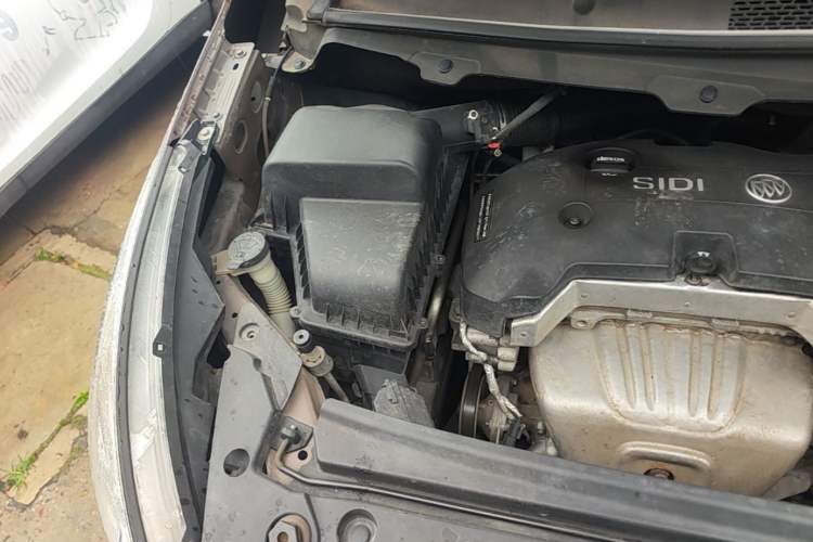 Used Buick GL8 2017 25S Comfort Version China V Standard Engine Bay Right