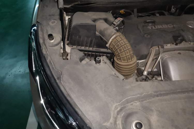 Used Buick GL8 2017 ES 28T Luxury Model China V Standard Engine Bay Right