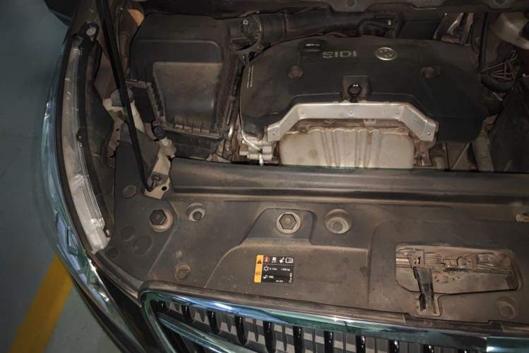 Used Buick GL8 2017 25S Prestige Version China V Standard Engine Bay Right