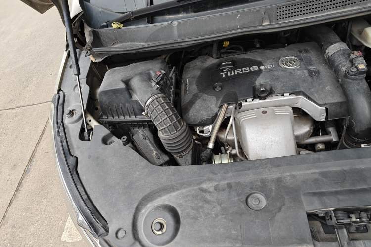 Used Buick GL8 2017 ES 28T Comfort Model China V Standard Engine Bay Right