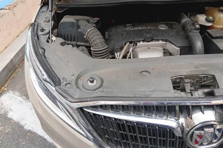 Used Buick GL8 2017 ES 28T Comfort Model China V Standard Engine Bay Right