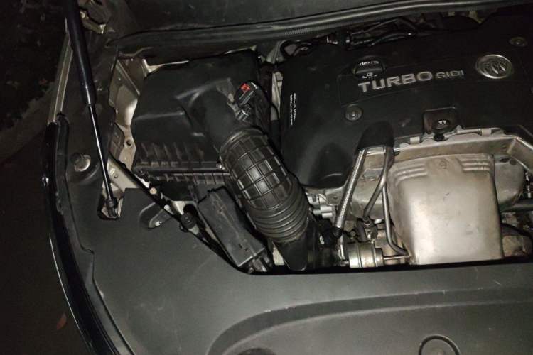 Used Buick GL8 2017 ES 28T Luxury Model China V Standard Engine Bay Right
