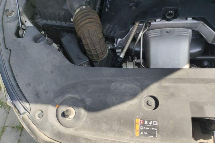 Used Buick GL8 2017 ES 28T Luxury Model China V Standard Engine Bay Right