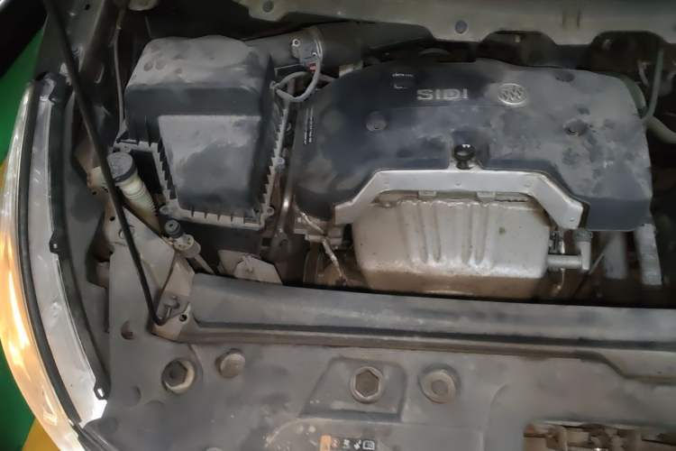 Used Buick GL8 2017 25S Prestige Version China V Standard Engine Bay Right