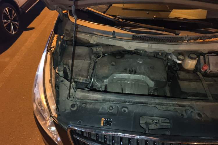 Used Buick GL8 2017 25S Comfort Version China V Standard Engine Bay Right