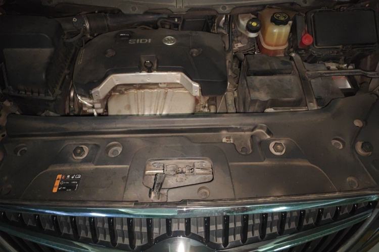 Used Buick GL8 2017 25S Prestige Version China V Standard Engine Bay