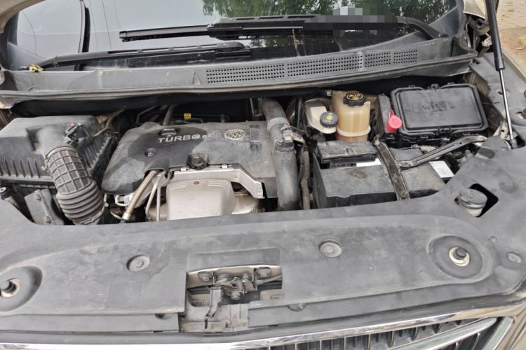 Used Buick GL8 2017 ES 28T Comfort Model China V Standard Engine Bay
