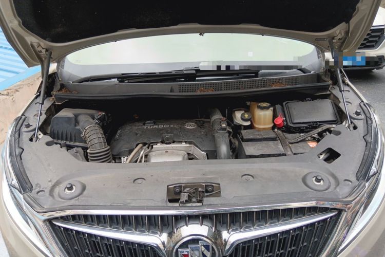 Used Buick GL8 2017 ES 28T Comfort Model China V Standard Engine Bay