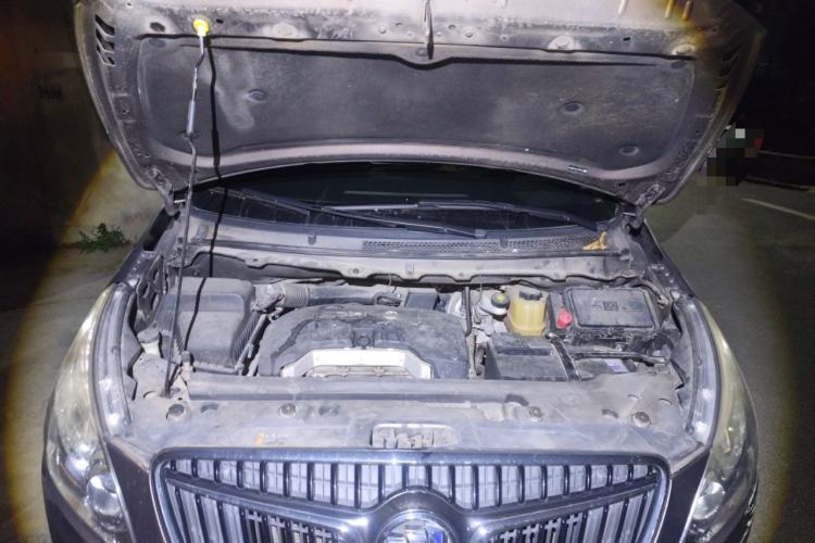 Used Buick GL8 2017 25S Prestige Version China V Standard Engine Bay
